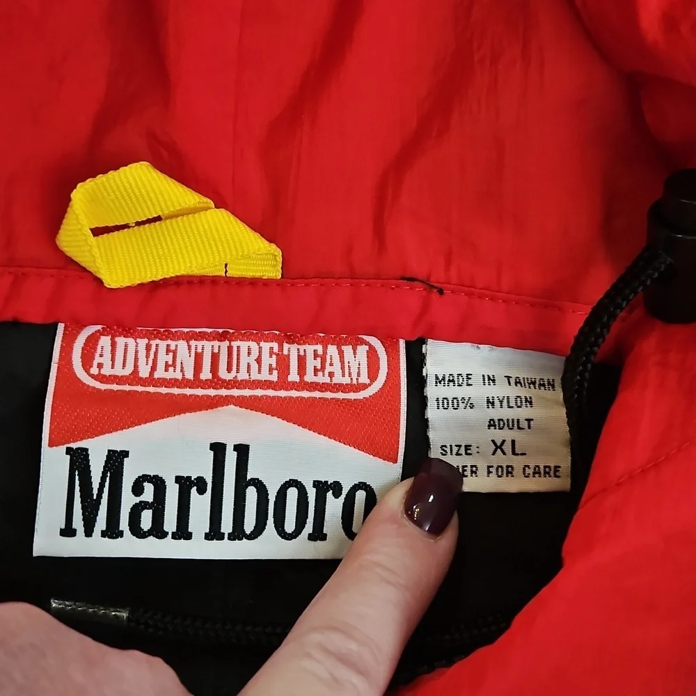 Vintage Marlboro Adventure Team Windbreaker Size Extra Large